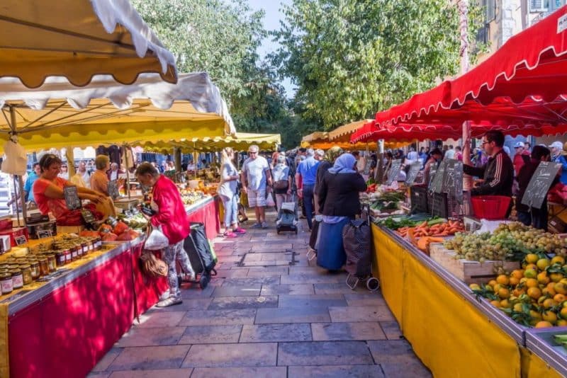 Conseils pour ouvrir un stand de marché attractif et captivant